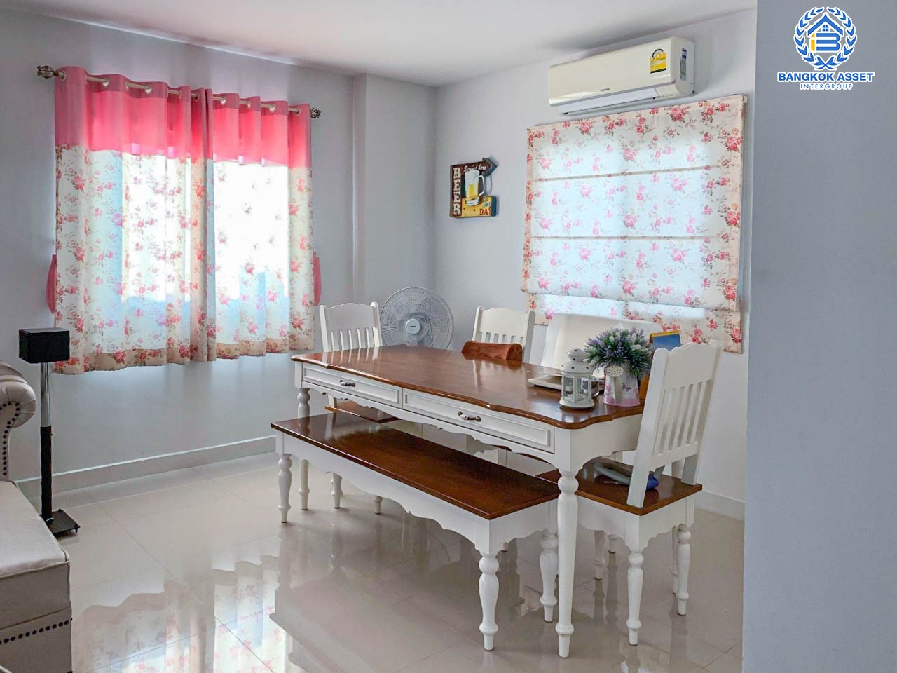 *****บ้านเดี่ยวมือสองย่านนนทบุรี ม.คุณาภัทร7 บ้านกล้วย-ไทรน้อย หลังมุม เนื้อที่กว้างขวางมากถึง 54.1 ตร.ว. ฟังก์ชัน 3 ห้องนอน 3 ห้องน้ำ ที่จอดรถ 2 คัน บนทำเลแห่งการเดินทาง ใกล้รถไฟฟ้าสายสีม่วง "สถานีคลองบางไผ่" และเซ็นทรัลเวสต์เกต